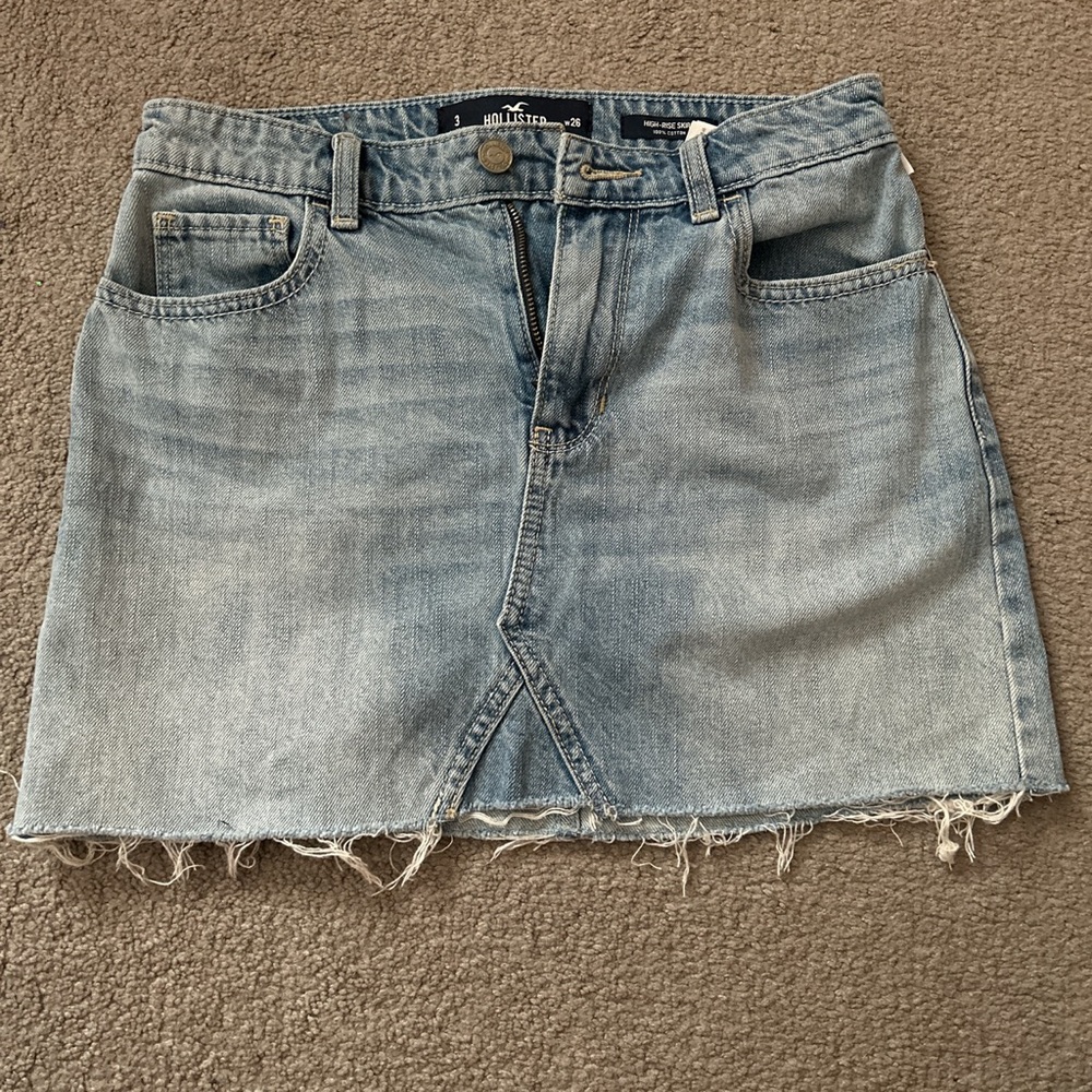 Hollister Mini Skirt (hollister sizing 3/26) - apprx size small
